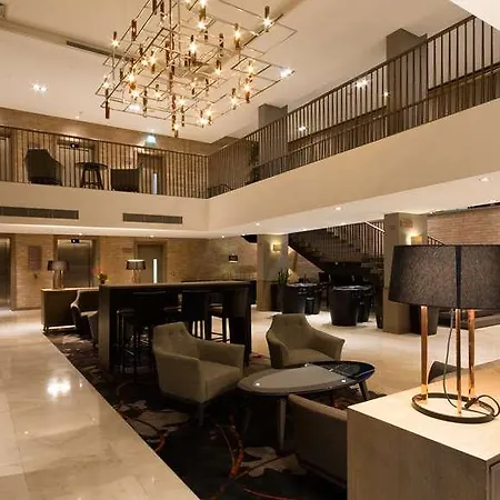 Clayton Hotel Chiswick 